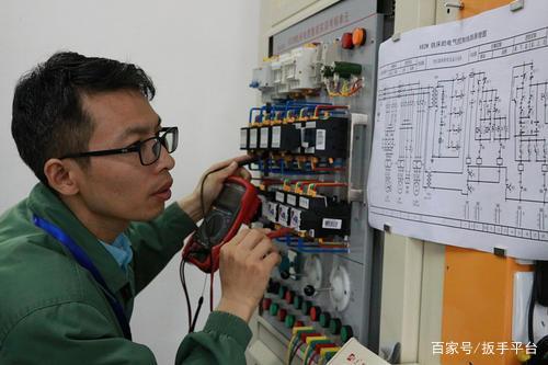 關于維修電工實施電器設備維護的大方向發展策略